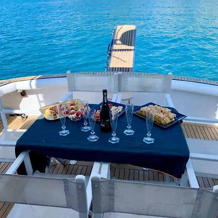 بوتيل 5terre On Board *