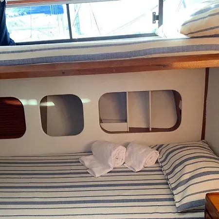 Hotel en barco 5terre On Board *